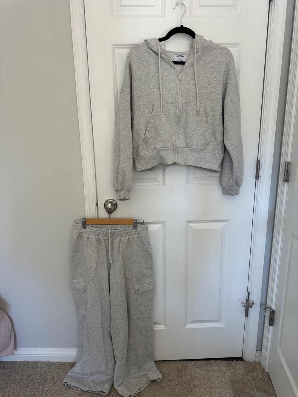 Old Navy Gray Womens Zip Hoodie and Cargo Sweatpants Set
